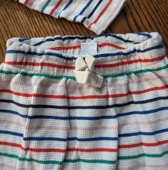 ✨3/$15 Old Navy 6-12M striped two piece bodysuit set - Picture 2 of 4